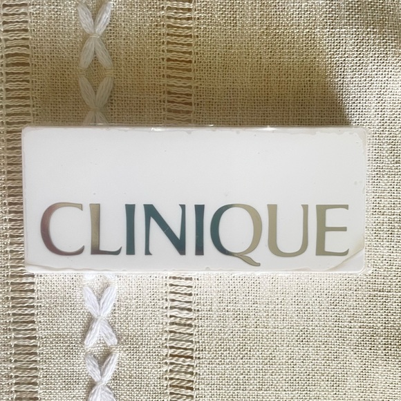 🎨Clinique Limited Edition All About Shadow Palette🎨NWT - Picture 2 of 3